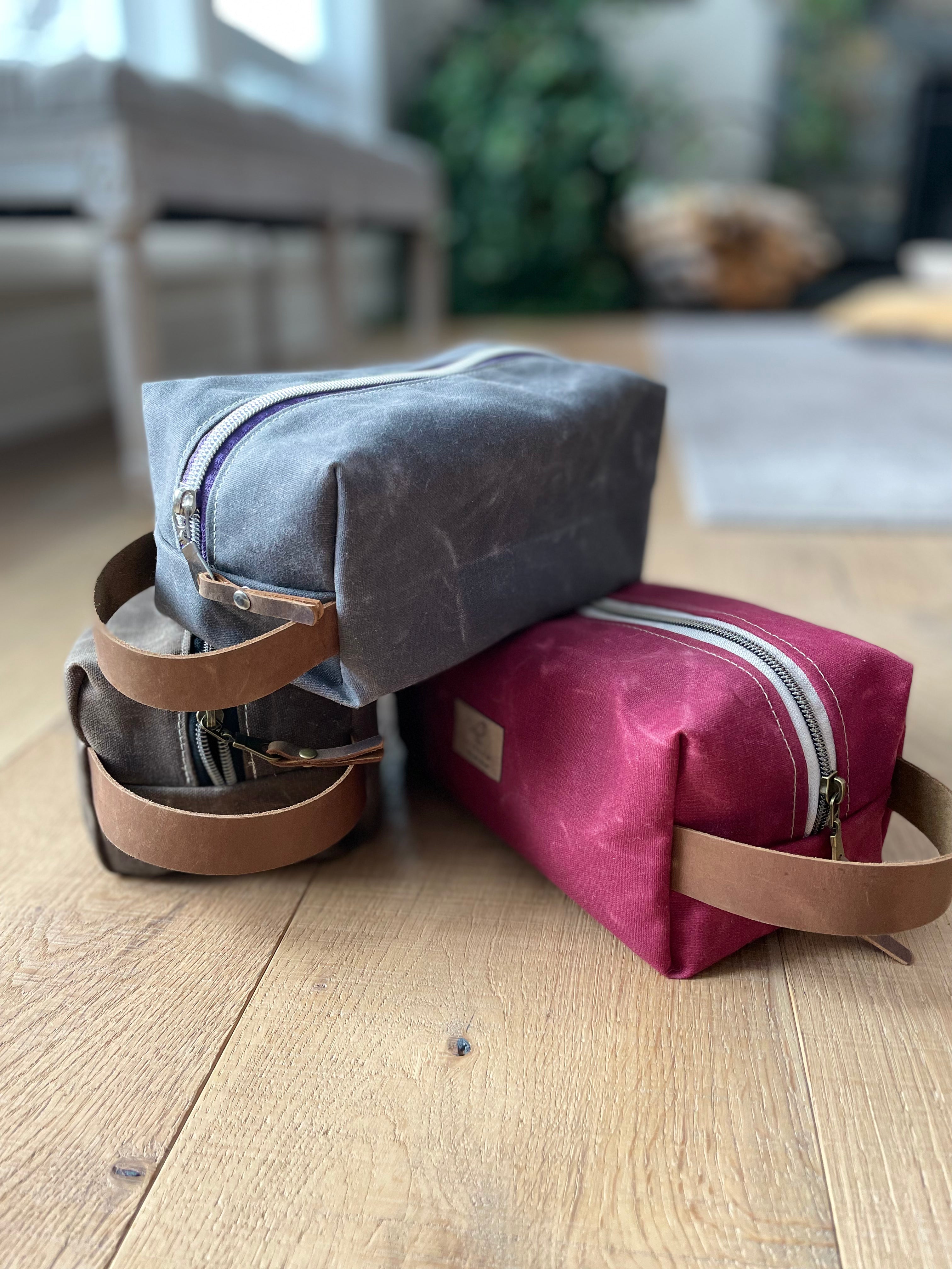 Waxed canvas best sale dopp kit pattern