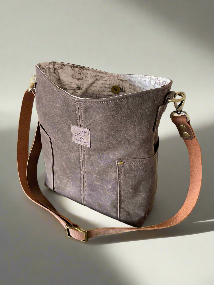 It crossbody bag best sale